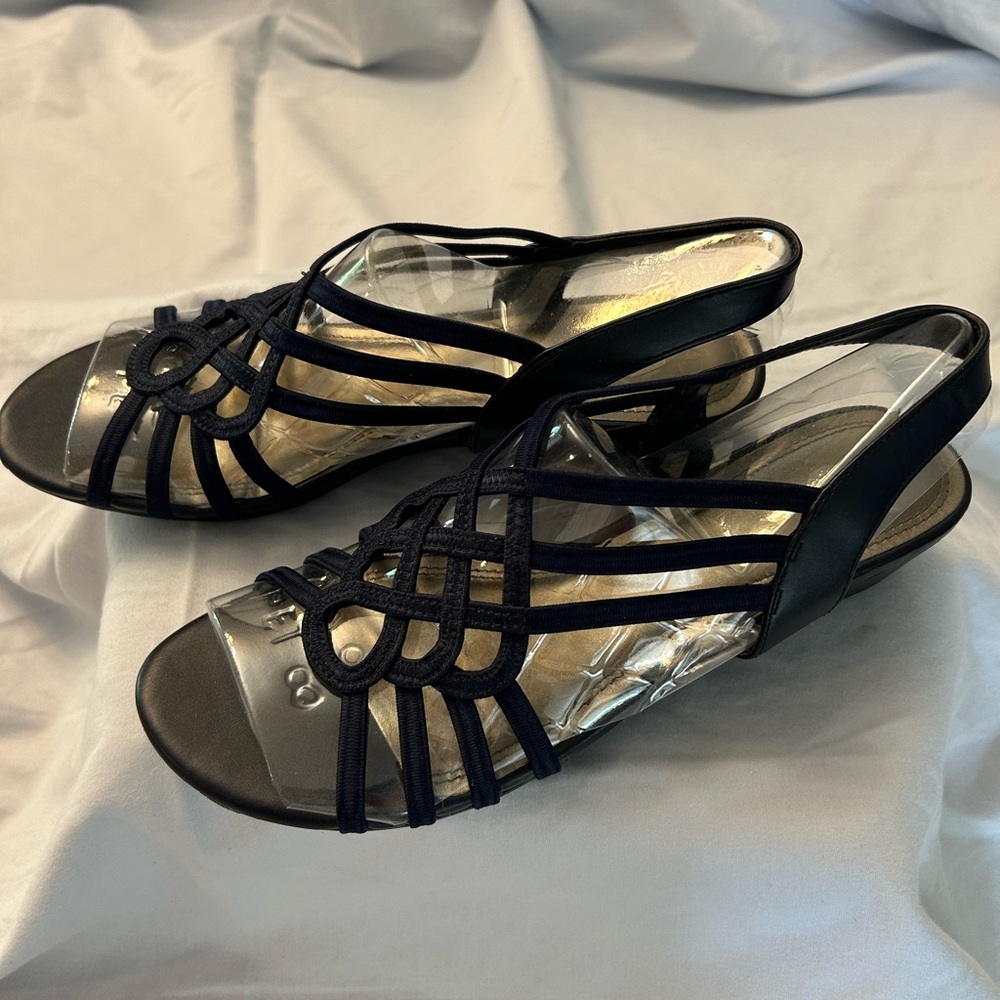 Elegant Navy Strappy Sandals Size 8M. wedge heel stretchy straps - Picture 12 of 13